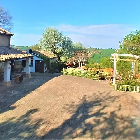 Agriturismo Casale Civetta * Castel Colonna